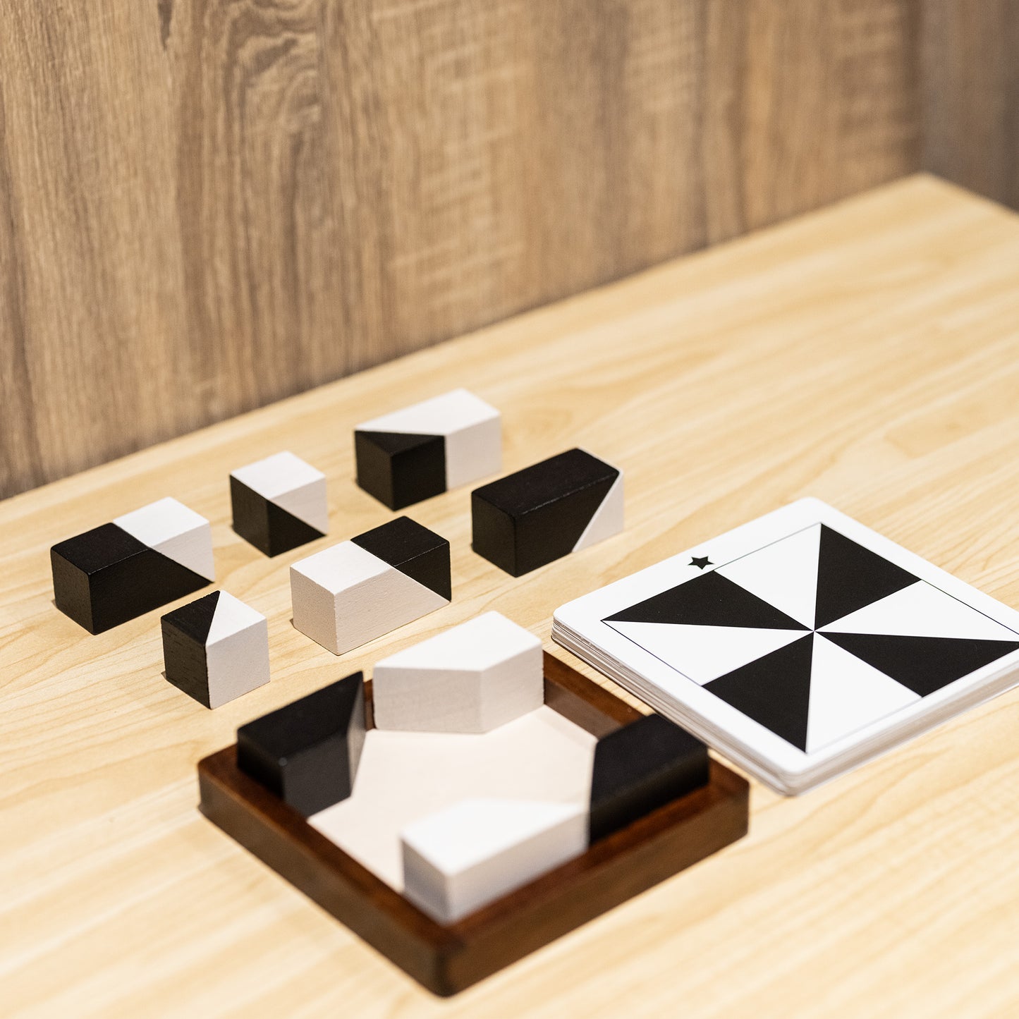 Lingle Wooden Hidden Blocks Puzzle Game